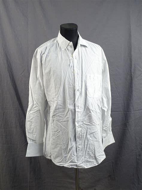 Chemise blanc YVES SAINT LAURENT pour Homme .